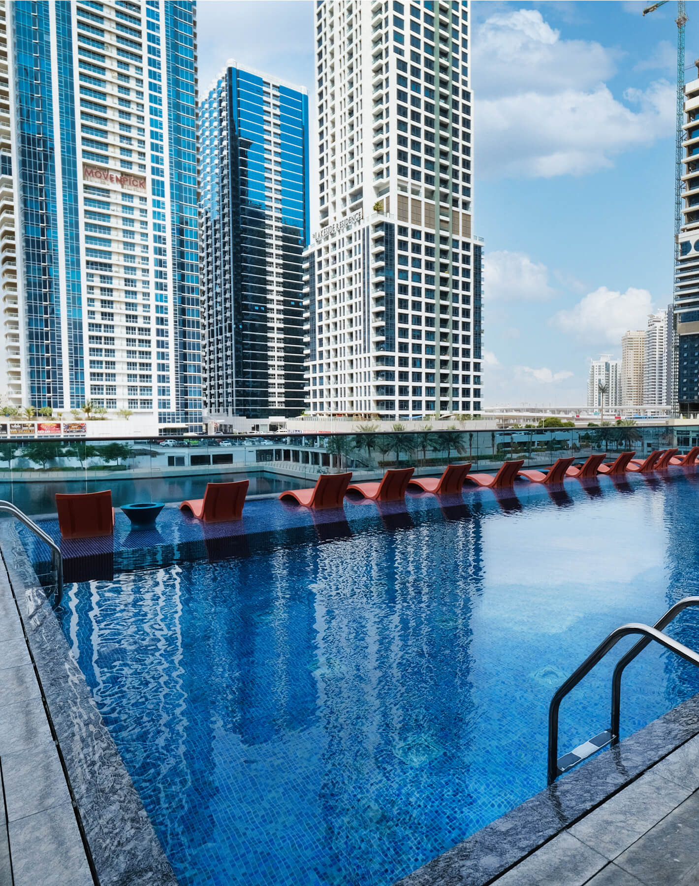 MBL Royal — exterior view in Jumeirah Lake Towers (JLT)
