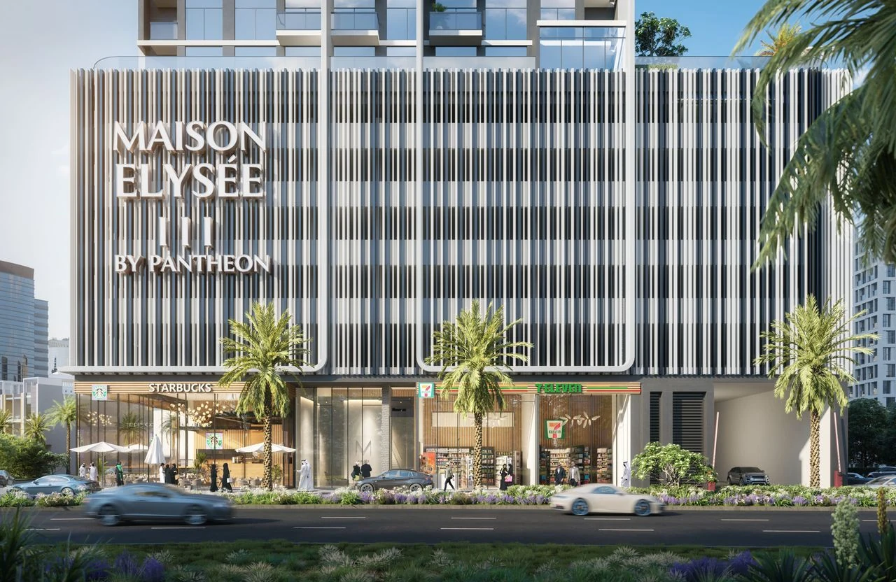 Maison Elysée III — Exterior entrance and podium
